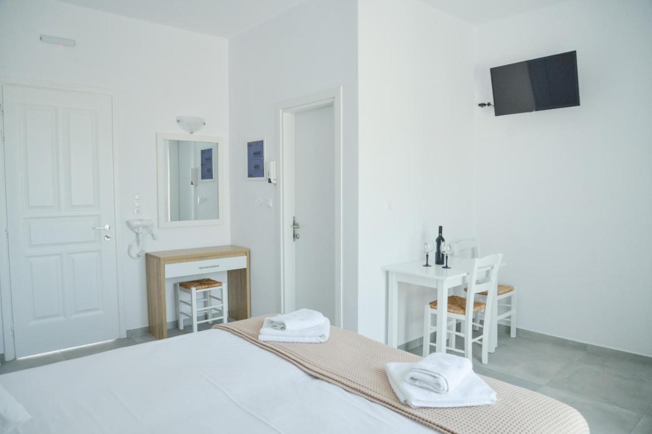 Zeras Apartments Adamantas Exterior photo