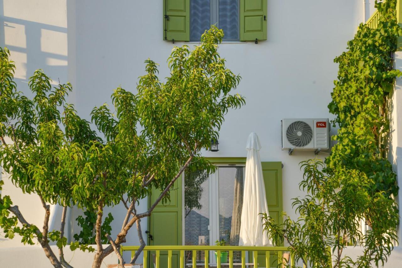 Zeras Apartments Adamantas Exterior photo