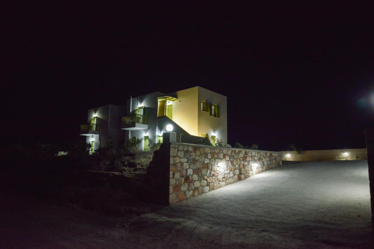 Zeras Apartments Adamantas Exterior photo