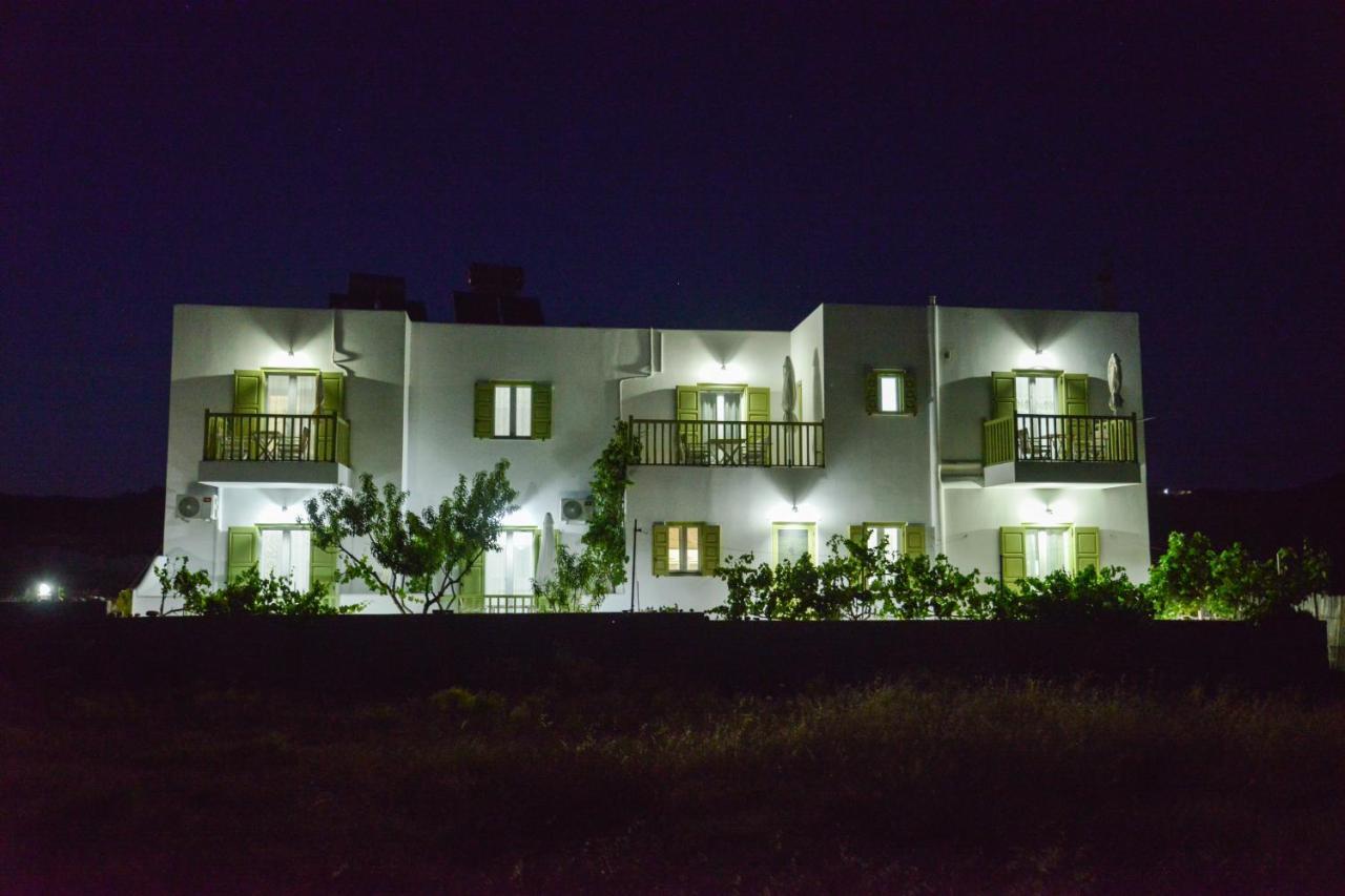 Zeras Apartments Adamantas Exterior photo