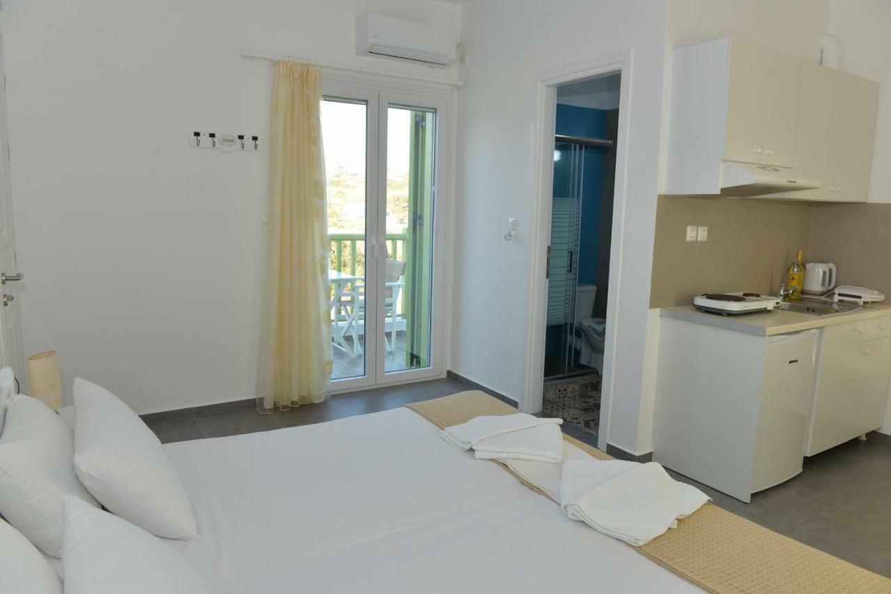 Zeras Apartments Adamantas Exterior photo